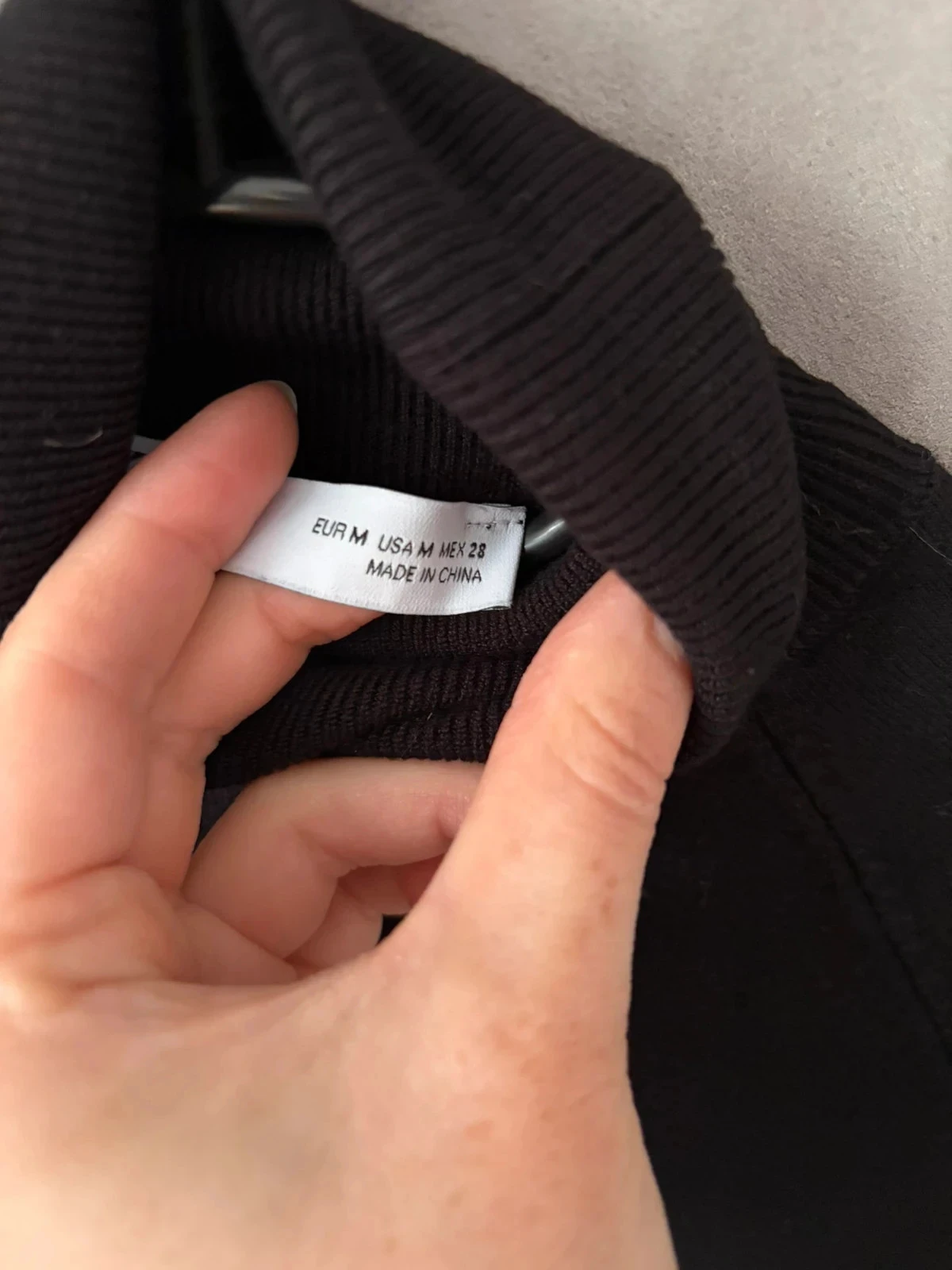 Pull noir léger Zara taille m – photo 3